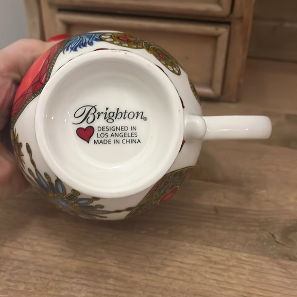 Brighton Set of 2 Large Tea Coffee Cups 2nd Edition LOVE New in Box - Picture 6 of 11